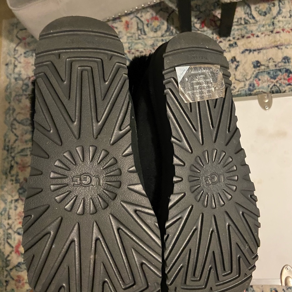 New Black Ugg Slippers
